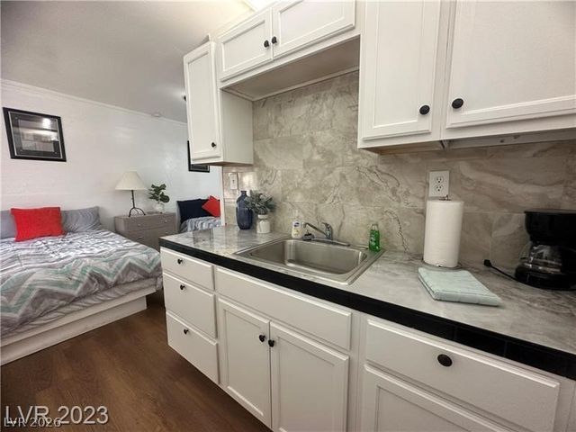 2125 Elm Avenue, Las Vegas, NV 89101