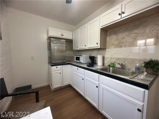 2125 Elm Avenue, Las Vegas, NV 89101