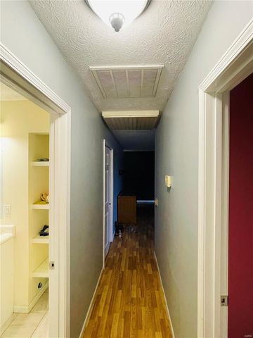 1013 W County Road, Jerseyville, IL 62052