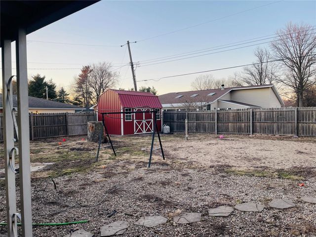 1013 W County Road, Jerseyville, IL 62052