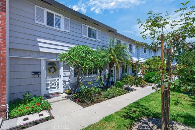 9571 Adams Avenue, Huntington Beach, CA 92646