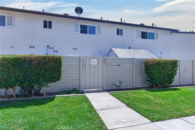 9571 Adams Avenue, Huntington Beach, CA 92646