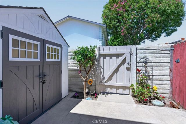 9571 Adams Avenue, Huntington Beach, CA 92646