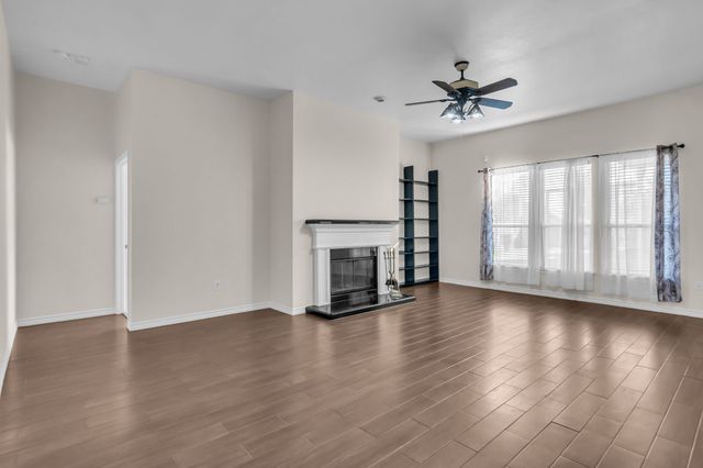 1900 Le Sage Court, Denton, TX 76208