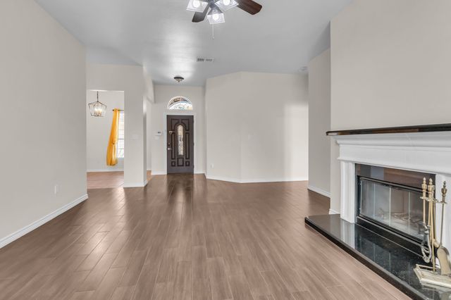 1900 Le Sage Court, Denton, TX 76208