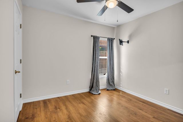 1900 Le Sage Court, Denton, TX 76208