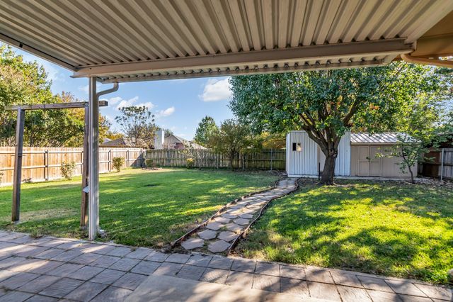 1900 Le Sage Court, Denton, TX 76208