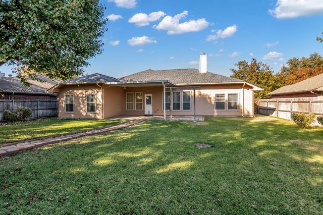 1900 Le Sage Court, Denton, TX 76208