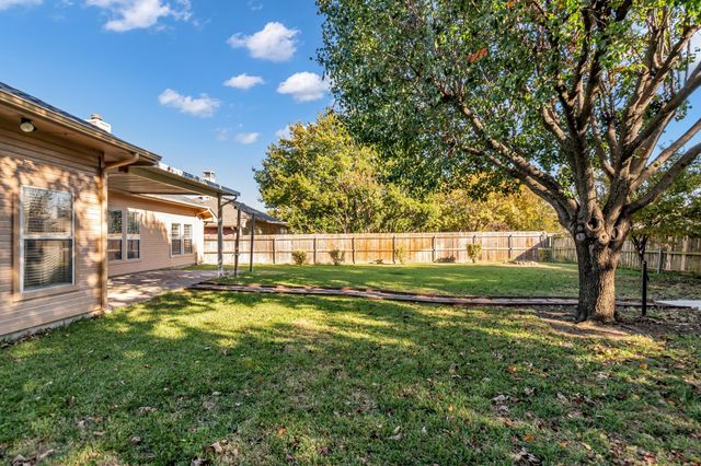 1900 Le Sage Court, Denton, TX 76208