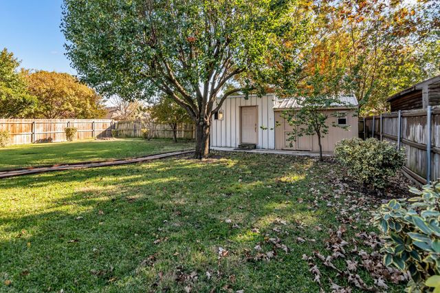 1900 Le Sage Court, Denton, TX 76208