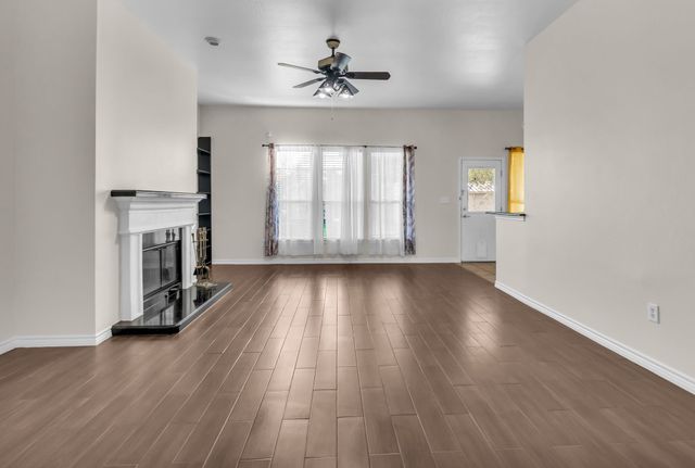 1900 Le Sage Court, Denton, TX 76208