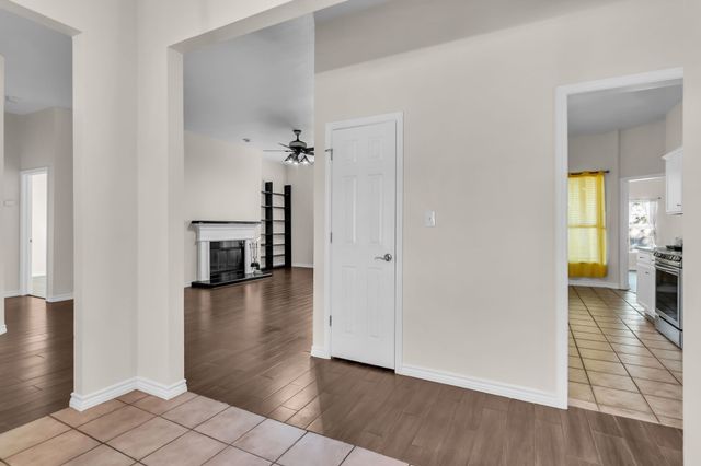 1900 Le Sage Court, Denton, TX 76208