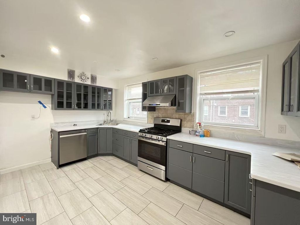 1128 KNORR ST, PHILADELPHIA, PA 19111 — exterior