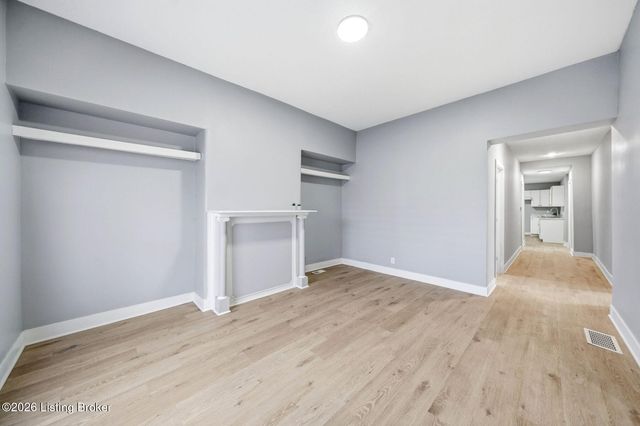 2923 W Market St, Louisville, KY 40212