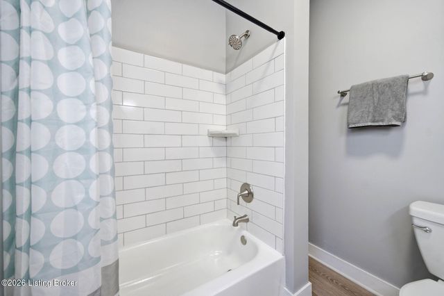 2923 W Market St, Louisville, KY 40212