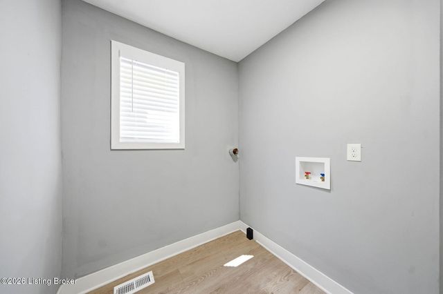 2923 W Market St, Louisville, KY 40212