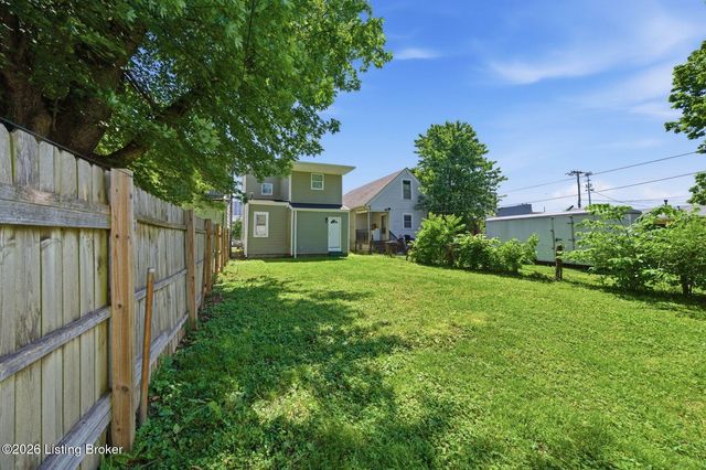 2923 W Market St, Louisville, KY 40212