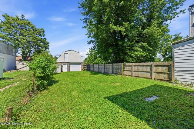 2923 W Market St, Louisville, KY 40212