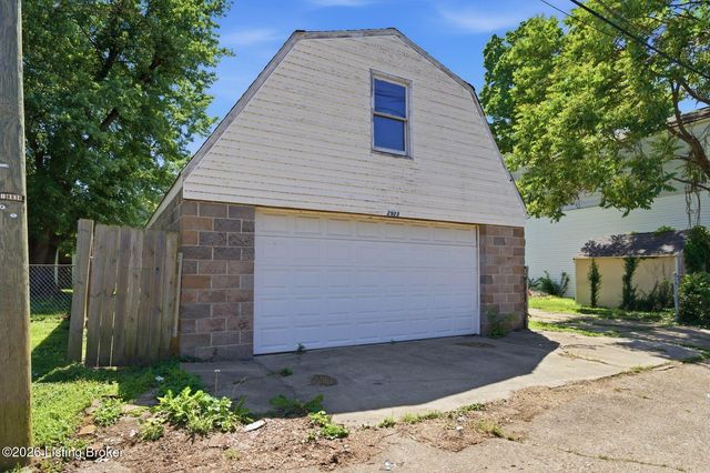2923 W Market St, Louisville, KY 40212