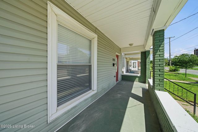 2923 W Market St, Louisville, KY 40212