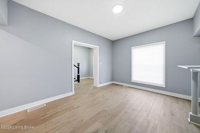 2923 W Market St, Louisville, KY 40212