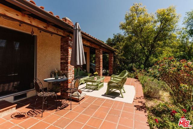 21302 Entrada Road, Topanga, CA 90290