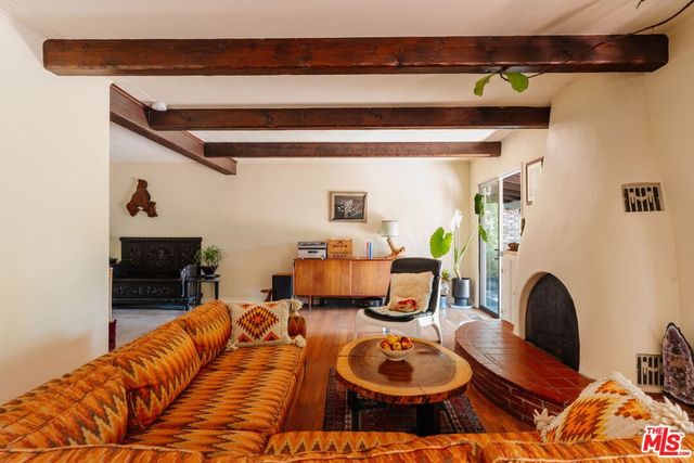 21302 Entrada Road, Topanga, CA 90290