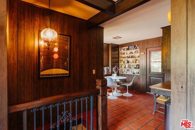 21302 Entrada Road, Topanga, CA 90290