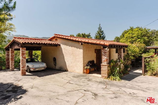 21302 Entrada Road, Topanga, CA 90290