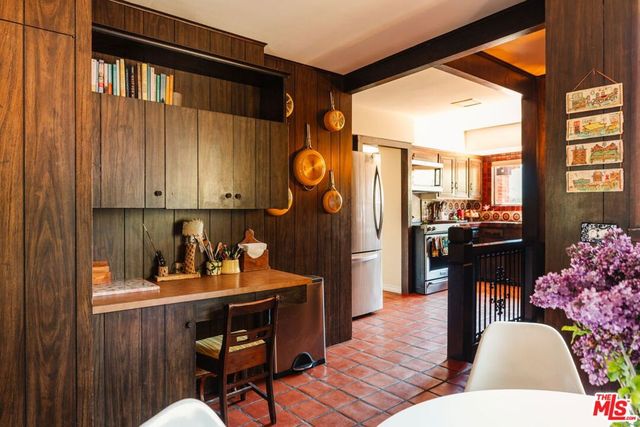 21302 Entrada Road, Topanga, CA 90290