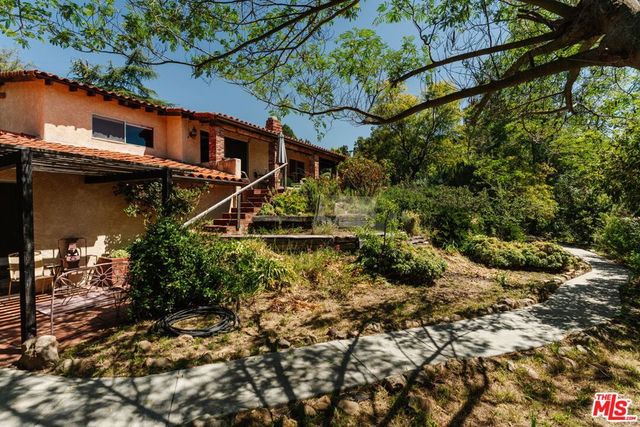 21302 Entrada Road, Topanga, CA 90290