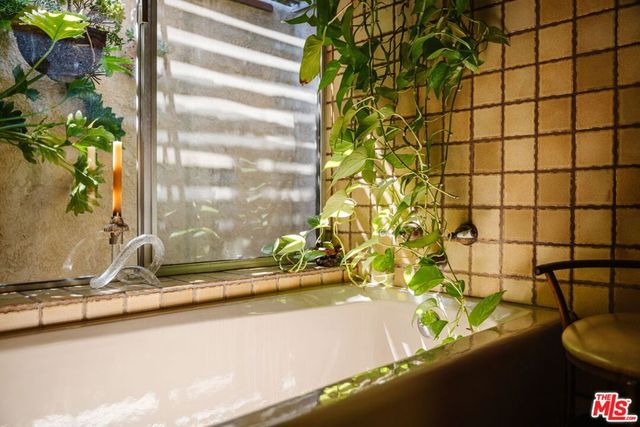 21302 Entrada Road, Topanga, CA 90290