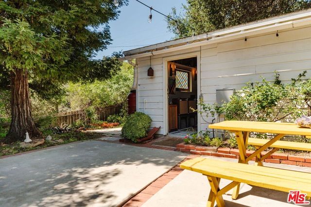 21302 Entrada Road, Topanga, CA 90290