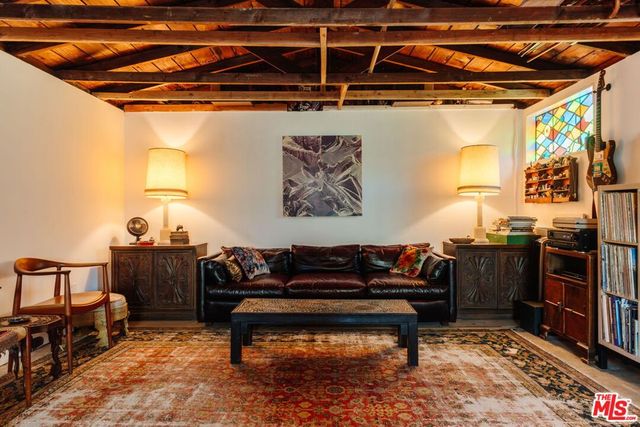 21302 Entrada Road, Topanga, CA 90290