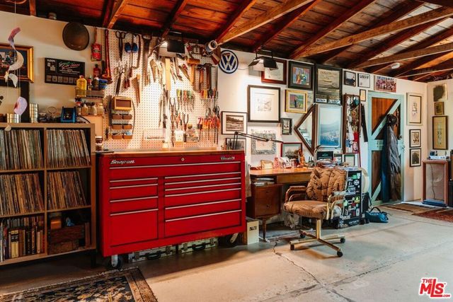 21302 Entrada Road, Topanga, CA 90290