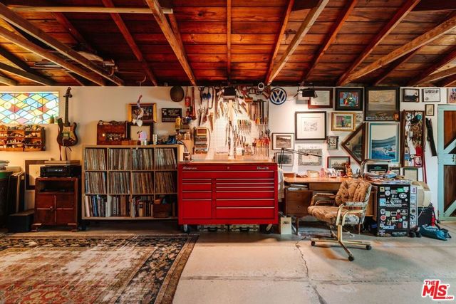 21302 Entrada Road, Topanga, CA 90290