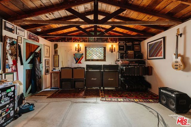 21302 Entrada Road, Topanga, CA 90290