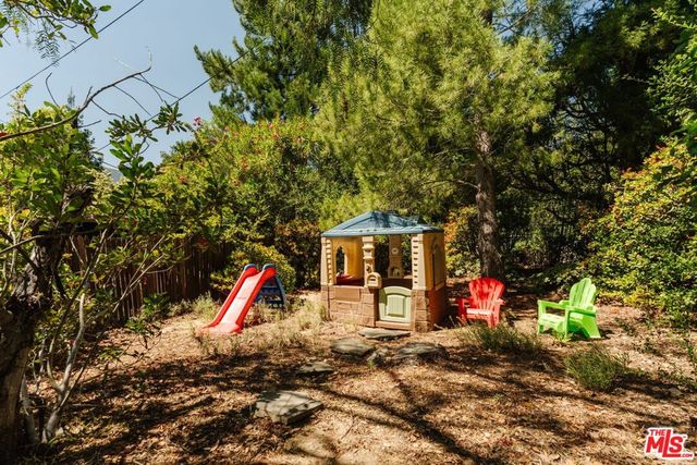 21302 Entrada Road, Topanga, CA 90290