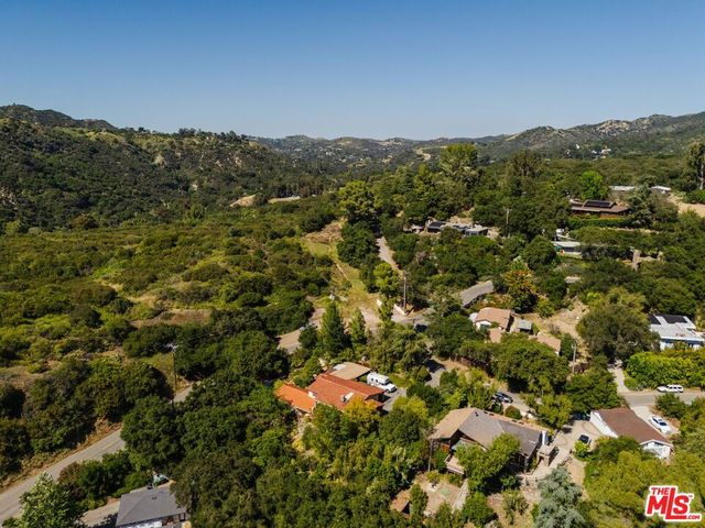 21302 Entrada Road, Topanga, CA 90290