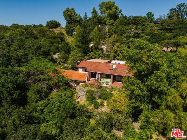 21302 Entrada Road, Topanga, CA 90290