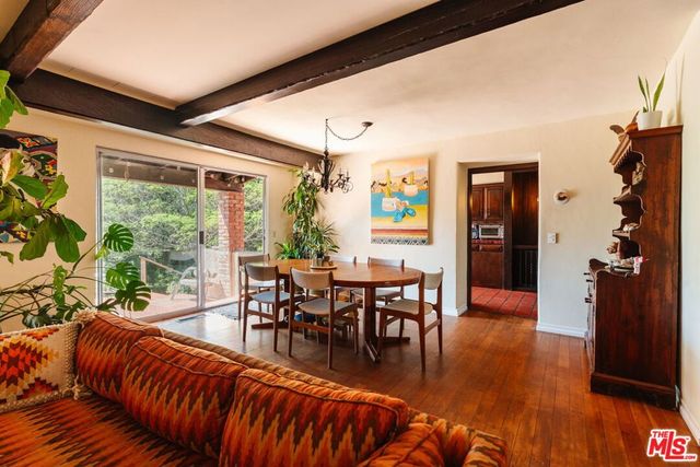 21302 Entrada Road, Topanga, CA 90290