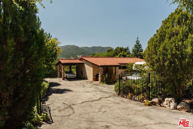 21302 Entrada Road, Topanga, CA 90290