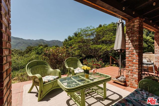 21302 Entrada Road, Topanga, CA 90290