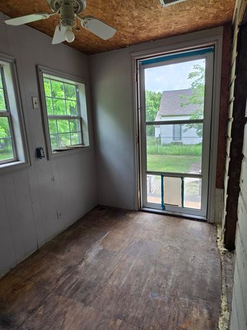 528 E Jefferson Street, Van Alstyne, TX 75495