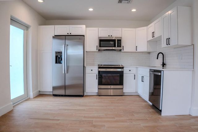 238 SE 1st Avenue 1, Delray Beach, FL 33444