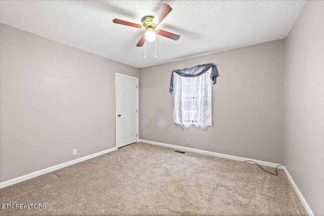 155 Mozingo Lane, Jacksboro, TN 37757