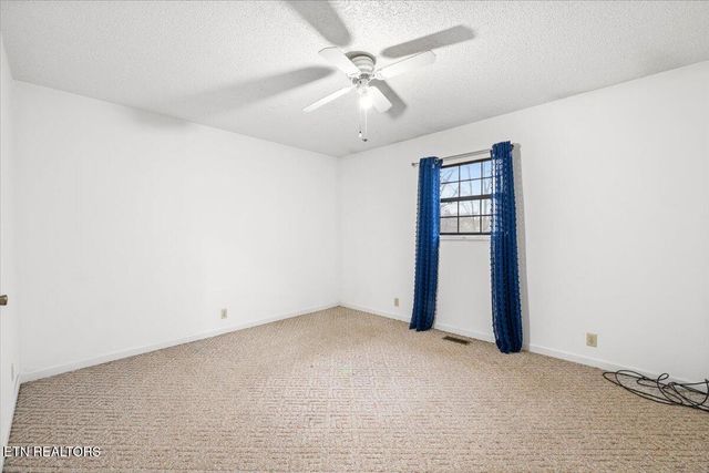 155 Mozingo Lane, Jacksboro, TN 37757