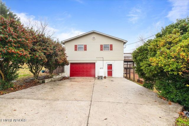 155 Mozingo Lane, Jacksboro, TN 37757