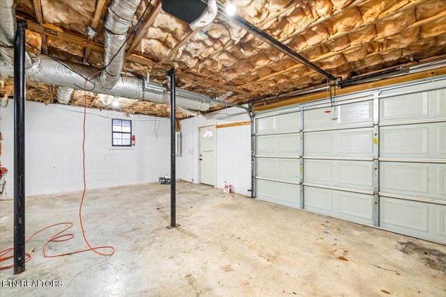 155 Mozingo Lane, Jacksboro, TN 37757