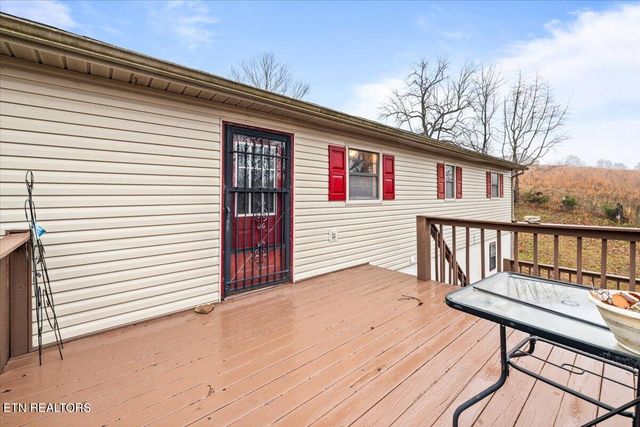 155 Mozingo Lane, Jacksboro, TN 37757